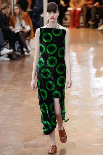 Look 24